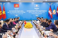 Bộ Chính trị Đảng Cộng sản Việt Nam gặp Ban Thường vụ Đảng Nhân dân Campuchia 