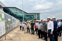 Phó Thủ tướng Trần Hồng Hà trên công trường xây dựng Cảng Hàng không quốc tế Long Thành - Ảnh: VGP.