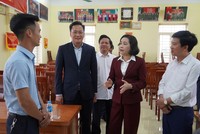 Phó Chủ tịch Quốc hội Nguyễn Thị Thanh kiểm tra công tác bầu cử tại Hưng Yên 