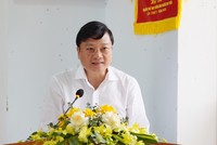 Chủ tịch UBND tỉnh Quảng Trị Lê Hồng Vinh trình bày nội dung chương trình hành động với cử tri