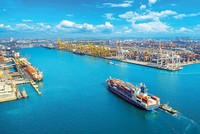 Các doanh nghiệp xuất nhập khẩu lo lắng nếu chiến sự tại Trung Đông kéo dài sẽ ảnh hưởng lớn đến cước vận tải biển