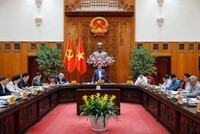 Thủ tướng yêu cầu tập trung vào những giải pháp quan trọng như thực hiện chính sách tiền tệ chủ động, linh hoạt, kịp thời, phù hợp với diễn biến tình hình; chính sách tài khóa mở rộng có trọng tâm, trọng điểm hơn nữa - Ảnh: VGP