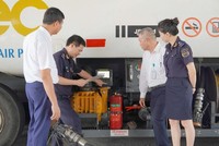 Kiểm tra xăng dầu nhập khẩu. Ảnh minh họa.