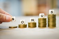 Khi tăng thêm một khoản tiền cố định, nhóm có mức hưởng thấp sẽ nhận được tỷ lệ tăng cao hơn so với mức hiện tại, giúp cải thiện rõ rệt thu nhập.