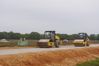 Dự án Đường ven biển kết nối hành lang kinh tế Đông - Tây giai đoạn 1 đang thi công.