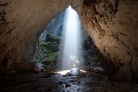 Hang Sơn Đoòng - hang động lớn nhất thế giới.