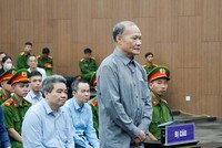 Cựu Thứ trưởng Bộ NN&PTNT (cũ) Hoàng Văn Thắng trước bục khai báo.