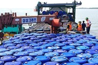 Bộ Công thương yêu cầu các địa phương siết chặt quản lý kinh doanh, nhất là vận chuyển xăng dầu khu vực biên giới. 