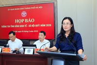 Phó Giám đốc Sở Tài chính Hà Nội Đỗ Thu Hằng thông tin về tình hình kinh tế - xã hội quý I và nhiệm vụ trọng tâm quý II của TP. Hà Nội năm 2026. 