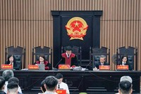 Hội đồng xét xử sơ thẩm vụ án.