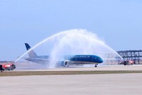 Chuyến bay chở khách đầu tiên do Vietnam Airlines khai thác hạ cánh tại Cảng hàng không quốc tế Long Thành vào ngày 19/12/2025.