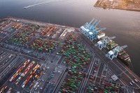 Chuỗi cung ứng toàn cầu tiếp tục chọn Việt Nam 