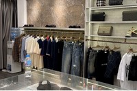 Cửa hàng thời trang tại 27 Tây Sơn, Hà Nội bán hàng giả mạo nhãn hiệu nổi tiếng Burberry, Gucci.... 