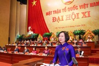 Bà Bùi Huyền Mai tham luận tại Đại hội.