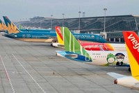Với quy mô gần 100 triệu dân và tốc độ tăng trưởng cao, thị trường hàng không nội địa Việt Nam đang trở thành “điểm ngắm” hấp dẫn của các nhà đầu tư nước ngoài. 