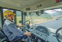 Đầu tư công được xác định là động lực quan trọng để đạt mục tiêu tăng trưởng 2 con số. Ảnh: Đức Thanh 