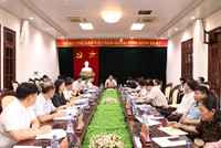 Phó Chủ tịch thường trực UBND tỉnh Trần Song Tùng chủ trì Hội nghị nghe báo cáo tiến độ triển khai các hoạt động Tuần Du lịch Ninh Bình 2026.Ảnh: Minh Huế