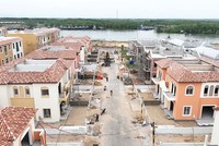 Nhà phố, biệt thự vẫn gặp nhiều khó khăn do giá cao và lãi suất vay lớn 