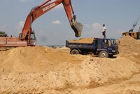 Trước nhu cầu rất lớn về vật liệu xây dựng sau sáp nhập, Sở Nông nghiệp và Môi trường tỉnh Lâm Đồng đề xuất nghiên cứu vật liệu xanh, vật liệu thay thế cát tự nhiên. Ảnh minh họa