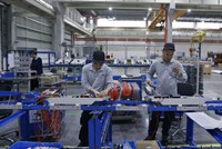 Thực tế, danh mục hàng hóa, dịch vụ cấm kinh doanh, hạn chế kinh doanh hoặc kinh doanh có điều kiện theo Luật Thương mại “hầu như không còn được sử dụng” do đã được thay thế bởi hệ thống ngành, nghề trong Luật Đầu tư. Ảnh: Đức Thanh 