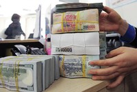 Lãi suất neo cao, cảnh báo nợ xấu vọt tăng với ngân hàng bán lẻ 