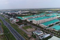 Theo Báo cáo Kinh tế thường niên ĐBSCL 2025, các doanh nghiệp FDI trong Vùng chủ yếu thâm dụng lao động. Trong ảnh: Khu công nghiệp Hòa Phú, tỉnh Vĩnh Long. Ảnh: Công Danh