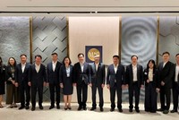 Bộ trưởng Bộ Tài chính Ngô Văn Tuấn và ông Chia Der Jiun, Giám đốc Điều hành MAS cùng các đại biểu tại buổi làm việc