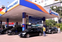 Nếu có đủ bằng chứng chứng minh xăng E10 gây hỏng xe, trước hết đơn vị cung cấp xăng E10 chịu trách nhiệm, sau đó đến cơ quan quản lý nhà nước về xăng dầu. 