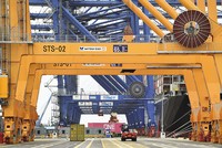 “Phần vô hình” đi theo mỗi container mới là giá trị mà Trung tâm Tài chính hàng hải quốc tế tại TP.HCM hướng tới giữ lại. Ảnh: Đức Thanh