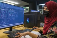 Các công cụ AI có thể cung cấp chương trình đào tạo chuyên biệt, tập trung cao độ bằng nhiều ngôn ngữ đến bất cứ nơi nào có kết nối Internet