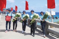 Hoa loa kèn ở Trường Sa (Ảnh: Bình Phạm)