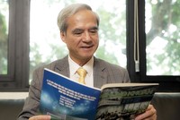 Ông Ngô Đức Đoàn, Chủ tịch Hội đồng thành viên AASC thường xuyên đọc Báo Đầu tư Chứng khoán