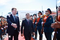 Thủ tướng Lê Minh Hưng đến thành phố Kazan bắt đầu chuyến tham dự Hội nghị Cấp cao Kỷ niệm 35 năm quan hệ ASEAN-Nga và hoạt động song phương tại Kazan, Cộng hòa Tatarstan (Liên bang Nga). (Ảnh: Dương Giang/TTXVN)
