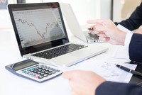 Báo cáo QTCT bao gồm nhiều nội dung liên quan trực tiếp đến hoạt động quản trị doanh nghiệp