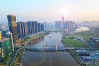 Quy mô kinh tế TP.HCM 6 tháng đầu năm 2026 theo giá hiện hành ước đạt 1,55 triệu tỷ đồng. Ảnh: Lê Toàn.