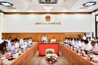 Phó Thủ tướng Chính phủ Lê Tiến Châu làm việc với lãnh đạo thành phố Huế về thực hiện mục tiêu tăng trưởng trên 10% - Ảnh: VGP.