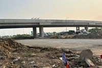 Nghiên cứu giải pháp cầu cạn cho các khu vực xử lý nền đất yếu, khu vực đào sâu, đắp cao phải đảm bảo các yêu cầu bền vững dài hạn