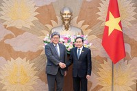 Chủ tịch Quốc hội Trần Thanh Mẫn tiếp Quyền Tổng thư ký Đảng Dân chủ Tự do Nhật Bản. Ảnh: QH.