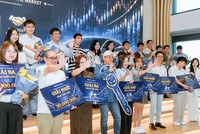 Các nhà đầu tư thắng giải chung cuộc tại Lễ trao giải Chứng Trường Huyền Thoại