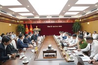 Ông Quản Minh Cường, Bí thư Tỉnh uỷ Quảng Ninh làm việc với ông Vikrom Kromadit, Chủ tịch Tập đoàn Amata và các đối tác, trao đổi định hướng mở rộng hợp tác đầu tư tại tỉnh Quảng Ninh.