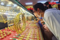 Giá vàng giảm, khiến nhà đầu tư không mặn mà với việc nắm giữ kim loại quý này. Ảnh: Lê Toàn
