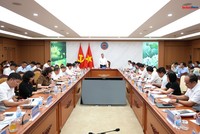 Bộ trưởng Bộ Tài chính Ngô Văn Tuấn chủ trì cuộc họp giao ban 7 tháng đầu năm diễn ra sáng 7/8. Ảnh: Mạnh Tuấn.