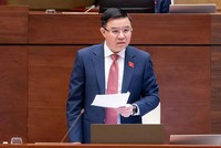 Bộ trưởng Bộ Công thương Lê Mạnh Hùng báo cáo giải trình - Ảnh: QH.