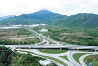 Với hạ tầng được đầu tư đồng bộ, lại được cộng hưởng với Khu thương mại tự do, Khu công nghệ cao Đà Nẵng đang thu hút nhiều tập đoàn công nghệ (Ảnh: H.A)