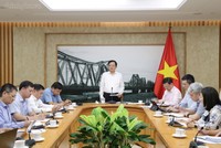 Phó Thủ tướng Hồ Quốc Dũng yêu cầu tiếp tục theo dõi sát việc thực hiện, xử lý ngay những vấn đề phát sinh, không để ách tắc ảnh hưởng đến sản xuất, tiêu thụ, xuất khẩu; đồng thời nâng cao chất lượng, xây dựng thương hiệu sầu riêng Việt Nam. 