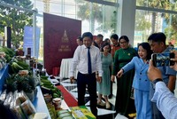Lãnh đạo tỉnh Đắk Lắk tham quan, tìm hiểu các mô hình sản xuất, kinh doanh trên địa bàn tỉnh.