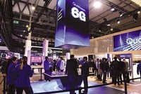 Qualcomm quảng cáo công nghệ 6G thu hút đông đảo khách tham quan tại MWC 2026