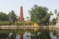 Hồ Tây sở hữu nhiều di tích nổi tiếng nhưng chưa phát huy hết tiềm năng du lịch. Nguồn: Wikipedia