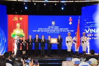 Thủ tướng Lê Minh Hưng trao tặng Huân chương Lao động hạng nhất cho Hiệp hội. 