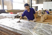 Từ gia công, sản lượng và chi phí thấp, doanh nghiệp Việt phải chuyển sang cạnh tranh bằng công nghệ, năng suất và giá trị gia tăng. Ảnh: Đ.T 